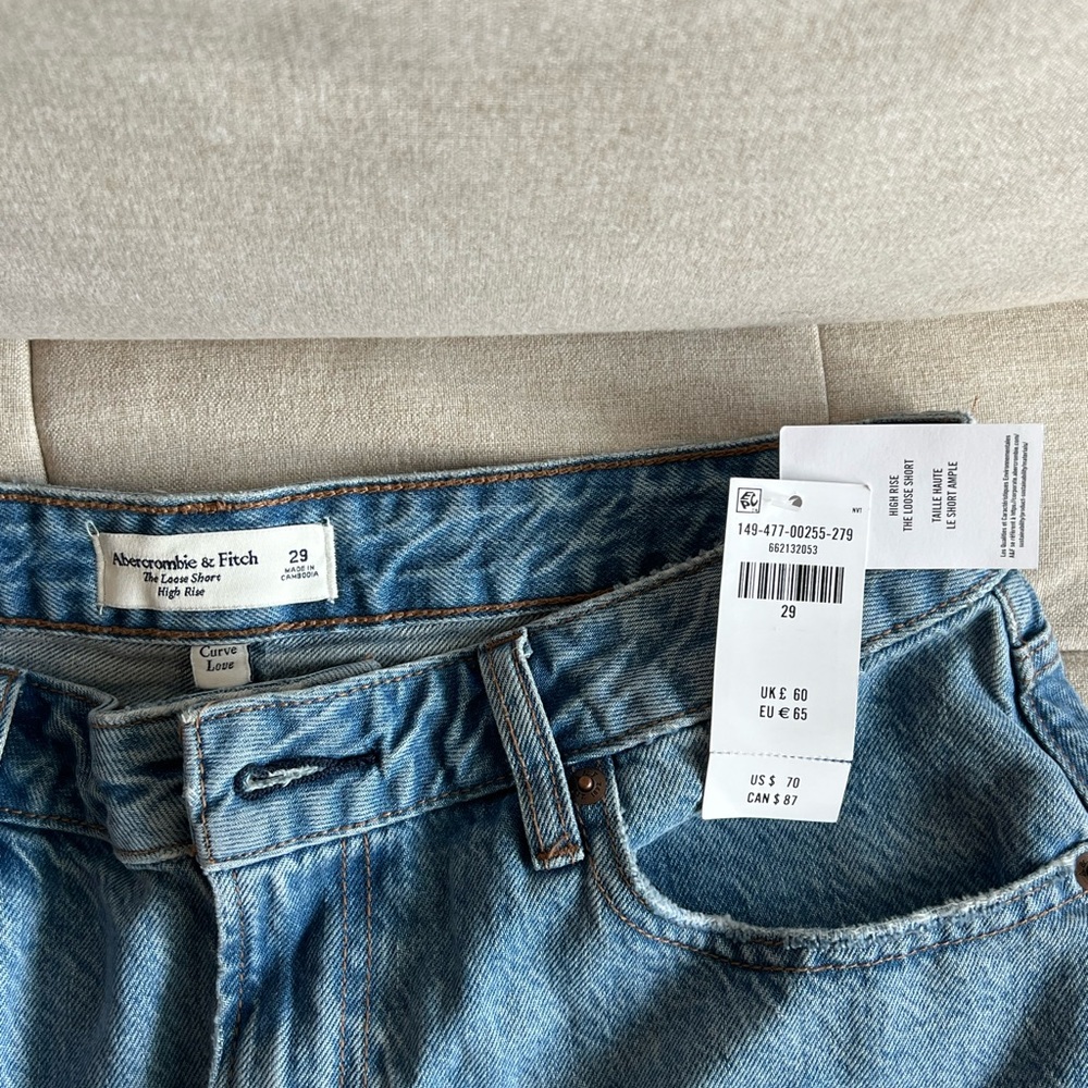Abercrombie & Fitch High Rise Loose Short Denim Jeans - Curve Love - Picture 4 of 7